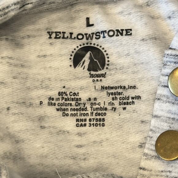 NWT Paramount Network's Yellowstone Women's Bronco Graphic Hoodie Size L - Picture 7 of 7